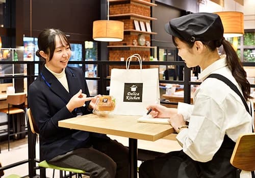 惣菜専門店でのパッケージの提案